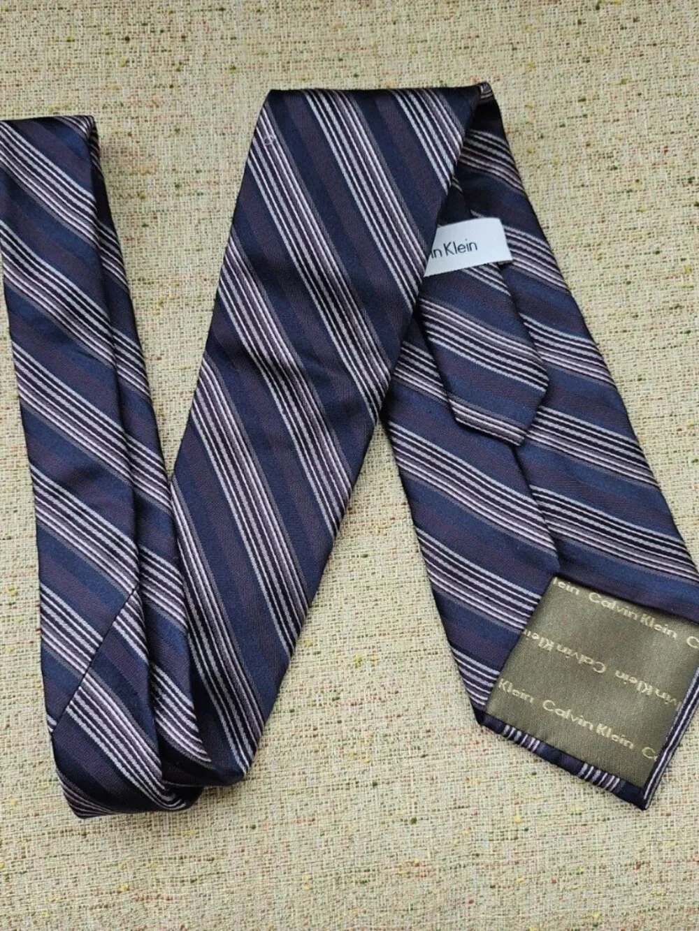 Calvin Klein Men Tie Multi Color Striped Necktie 100% Silk Classic Tie